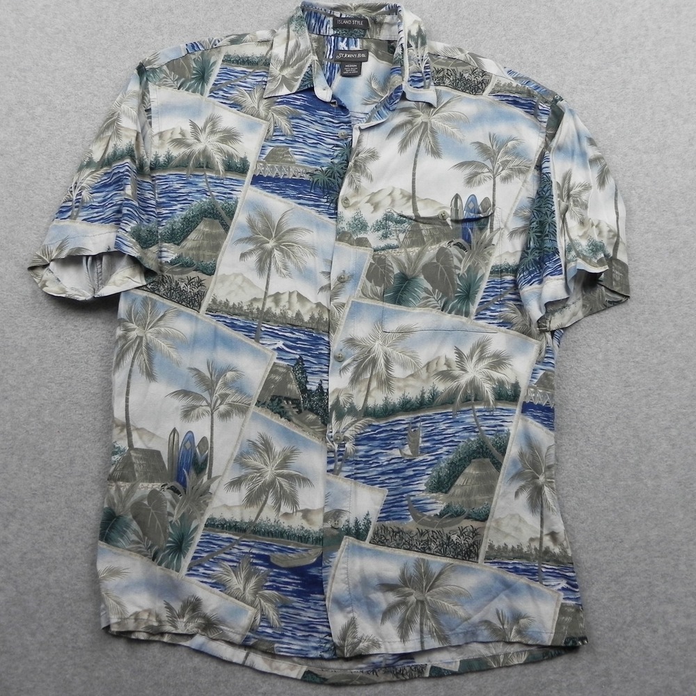 St John's Bay Shirt Mens Medium Island Style Hawaiian Casual Button Short Sleeve